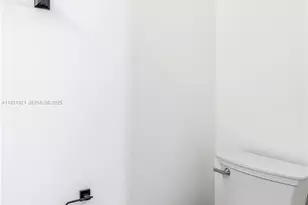 251 SW 9th Ave, Hallandale Beach, FL 33009 - Photo 32