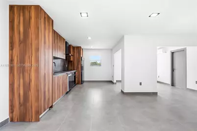 251 SW 9th Ave, Hallandale Beach, FL 33009 - Photo 8