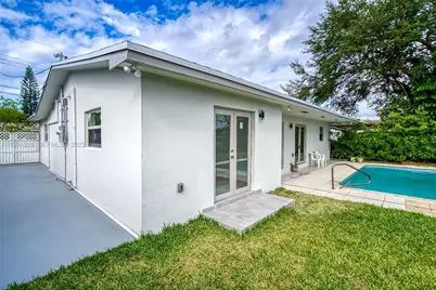 251 SW 9th Ave, Hallandale Beach, FL 33009 - Photo 34