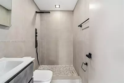 251 SW 9th Ave, Hallandale Beach, FL 33009 - Photo 18