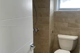 400 Kings Point Dr, Sunny Isles Beach, FL 33160 - Photo 16