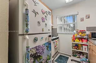 1655 W 44th Pl, Hialeah, FL 33012 - Photo 8