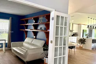 388 Carrington Dr, Weston, FL 33326 - Photo 8