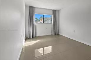 7000 NW 179th St, Hialeah, FL 33015 - Photo 8