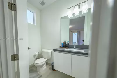 10126 NW 76th Ter, Doral, FL 33178 - Photo 20