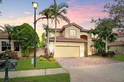 4308 Diamond Ter #., Weston, FL 33331 - Photo 2