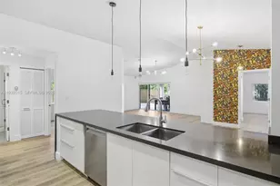 10246 NW 57th Terrace, Doral, FL 33178 - Photo 28