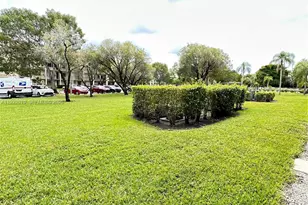 1301 SW 142nd Ave, Pembroke Pines, FL 33027 - Photo 12