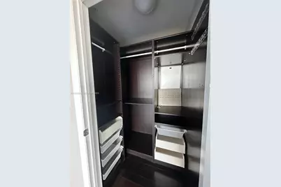 90 SW 3rd St #2207, Miami, FL 33130 - Photo 12