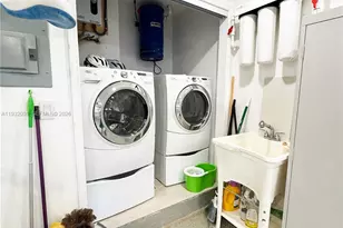 610 Misty Oaks Ln, Pompano Beach, FL 33069 - Photo 48