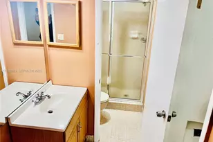 1021 Mockingbird Ln, Plantation, FL 33324 - Photo 20