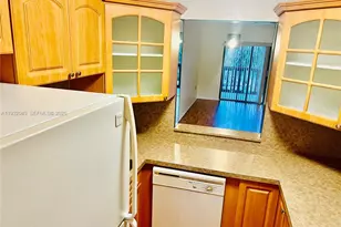 1021 Mockingbird Ln, Plantation, FL 33324 - Photo 6