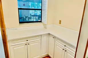 1021 Mockingbird Ln, Plantation, FL 33324 - Photo 12