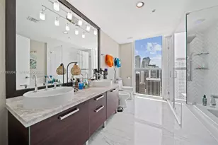 244 Biscayne Blvd, Miami, FL 33132 - Photo 22