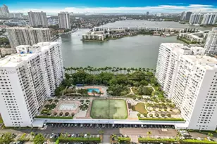 2801 NE 183rd St, Aventura, FL 33160 - Photo 56