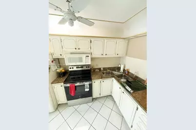 450 Paradise Isle Blvd #302, Hallandale Beach, FL 33009 - Photo 4