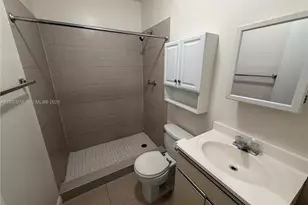 808 NW 19th St, Fort Lauderdale, FL 33311 - Photo 10