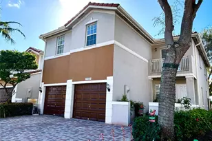 11562 NW 80th St, Doral, FL 33178 - Photo 2