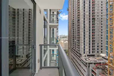11 NE 6th St #2005, Miami, FL 33132 - Photo 22