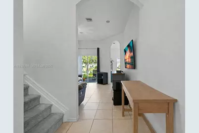 2467 SE 19th St, Homestead, FL 33035 - Photo 8