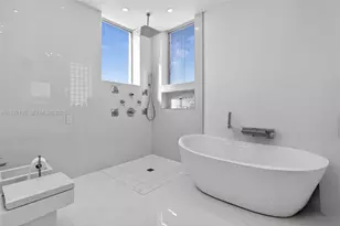 1000 Island Blvd, Aventura, FL 33160 - Photo 56