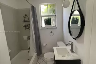 210 NE 110th St, Miami, FL 33161 - Photo 12