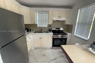 210 NE 110th St, Miami, FL 33161 - Photo 16
