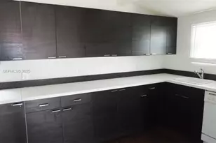 210 NE 110th St, Miami, FL 33161 - Photo 20