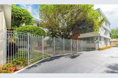 10210 Collins Ave #306, Bal Harbour, FL 33154 - Photo 2