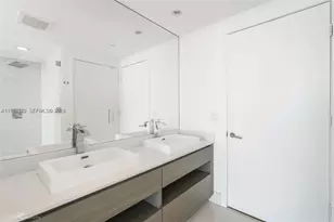460 NE 28th St, Miami, FL 33137 - Photo 16