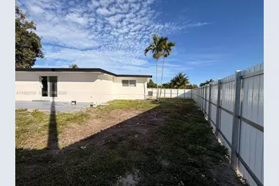 19800 NW Miami Ct, Miami Gardens, FL 33169 - Photo 6
