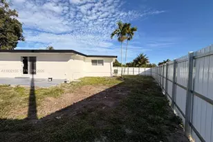 19800 NW Miami Ct, Miami Gardens, FL 33169 - Photo 6