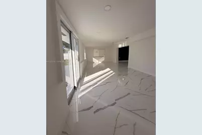 19800 NW Miami Ct, Miami Gardens, FL 33169 - Photo 10