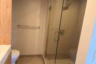 11 NE 6th St, Miami, FL 33132 - Photo 8