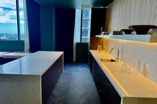 11 NE 6th St, Miami, FL 33132 - Photo 32