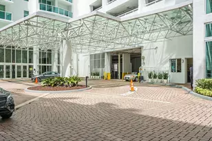 31 SE 5th St, Miami, FL 33131 - Photo 8