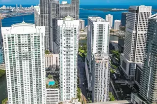 31 SE 5th St, Miami, FL 33131 - Photo 10