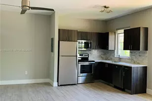 1100 10th St, Miami Beach, FL 33139 - Photo 2