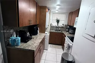 8860 Fontainebleau Blvd, Miami, FL 33172 - Photo 18