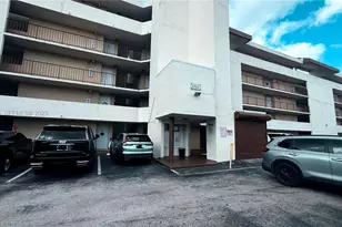 8860 Fontainebleau Blvd, Miami, FL 33172 - Photo 38