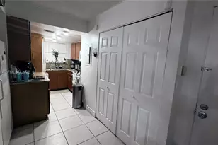 8860 Fontainebleau Blvd, Miami, FL 33172 - Photo 12