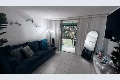8860 Fontainebleau Blvd #103, Miami, FL 33172 - Photo 4