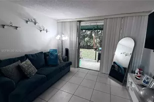 8860 Fontainebleau Blvd, Miami, FL 33172 - Photo 4