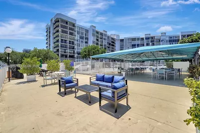 1000 Parkview Dr #301, Hallandale Beach, FL 33009 - Photo 34
