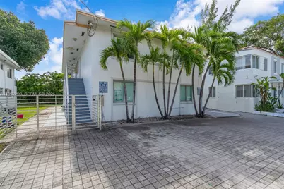 560 NE 63rd St #3, Miami, FL 33138 - Photo 2