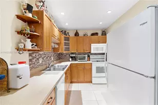 6750 NE 21st Rd, Fort Lauderdale, FL 33308 - Photo 4