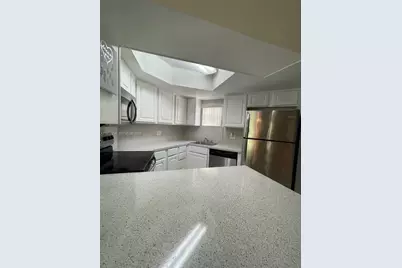 8215 Lake Dr #407, Doral, FL 33166 - Photo 8