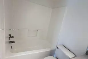 3650 N 56th Ave, Hollywood, FL 33021 - Photo 16