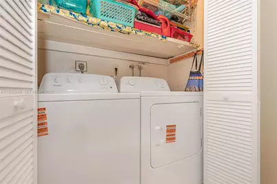 8404 SW 102nd Pl, Miami, FL 33173 - Photo 12