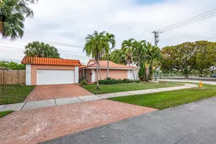 8404 SW 102nd Pl, Miami, FL 33173 - Photo 2